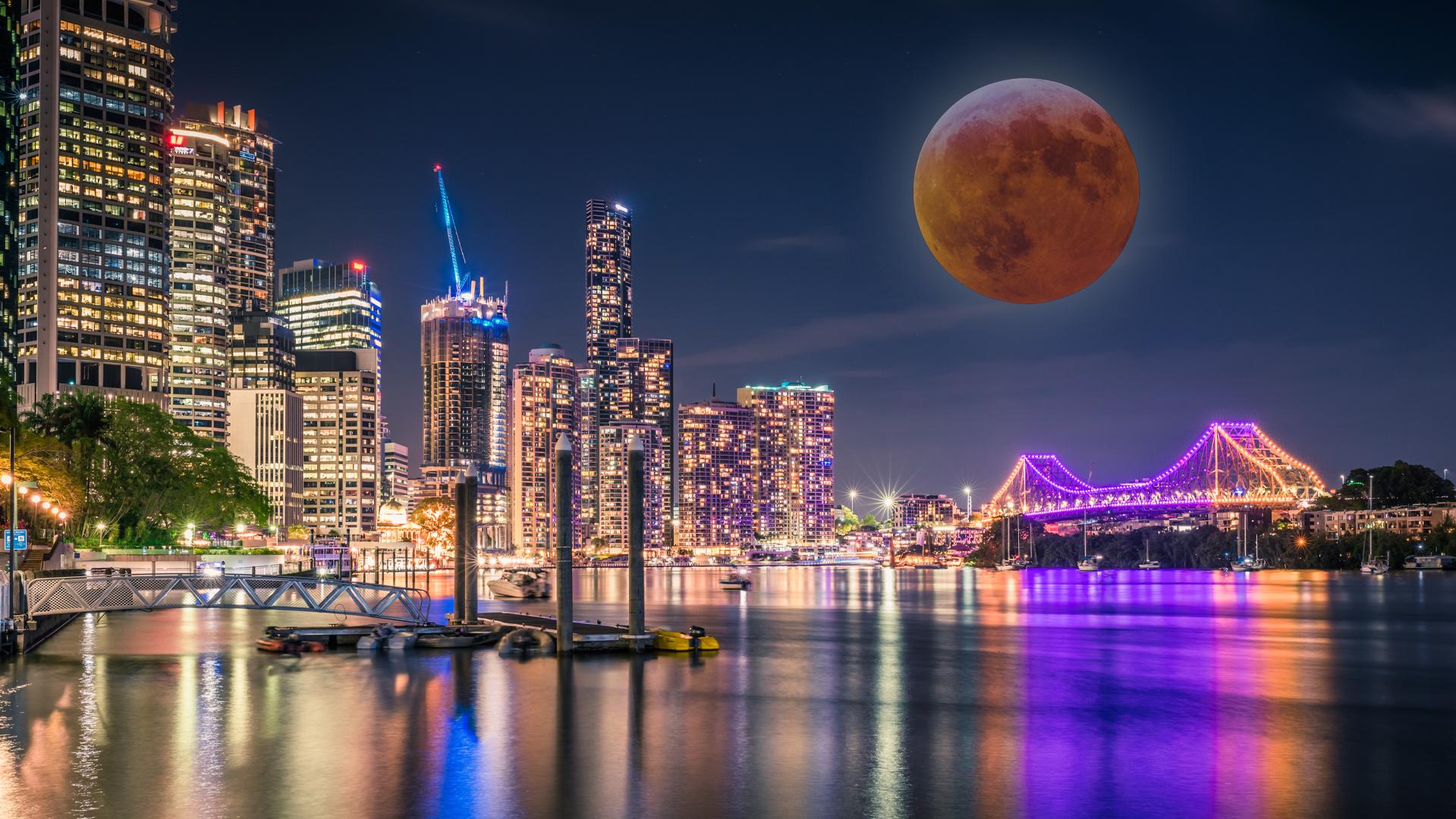 Here's How To Watch Wednesday's Total Lunar Eclipse In Brisbane!